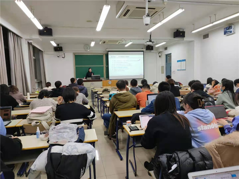 刘丽云律师北京师范大学给北师大硕士研究生学院二年级学生授课